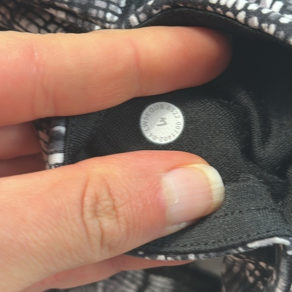 Lululemon InStill High-Rise Tight 25" Lino Slide Alpine White Black - Picture 4 of 6